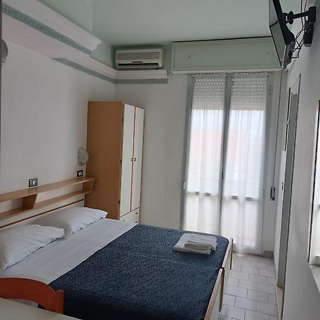 Hotel Augustus Gatteo a Mare Extérieur photo