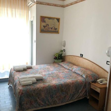 Hotel Augustus Gatteo a Mare Extérieur photo