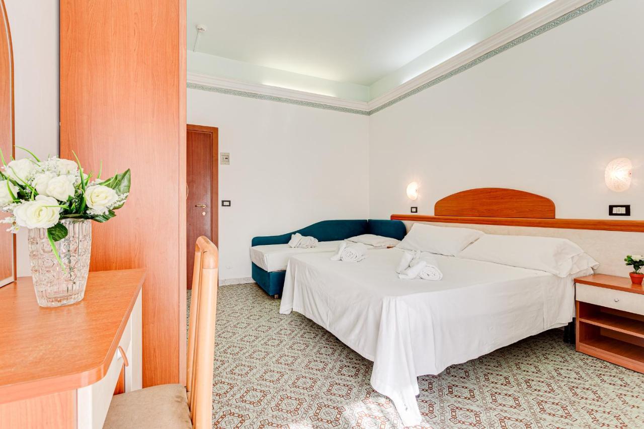 Hotel Augustus Gatteo a Mare Extérieur photo