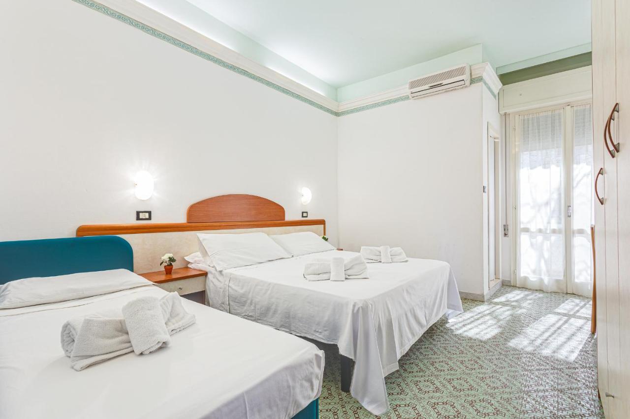 Hotel Augustus Gatteo a Mare Extérieur photo