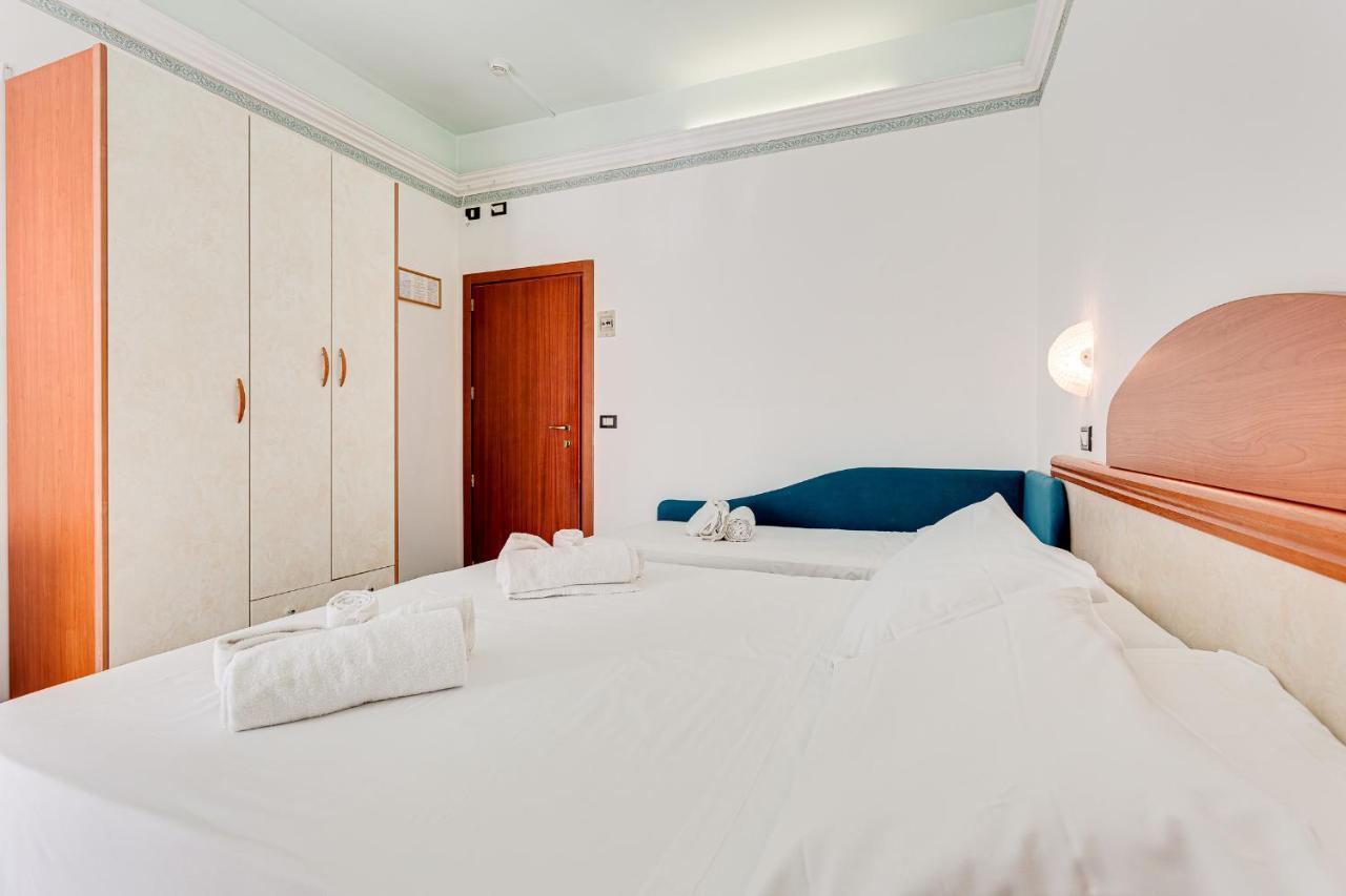 Hotel Augustus Gatteo a Mare Extérieur photo