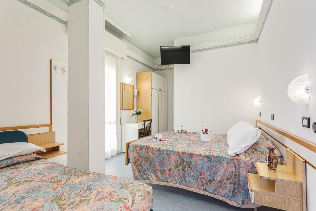 Hotel Augustus Gatteo a Mare Extérieur photo