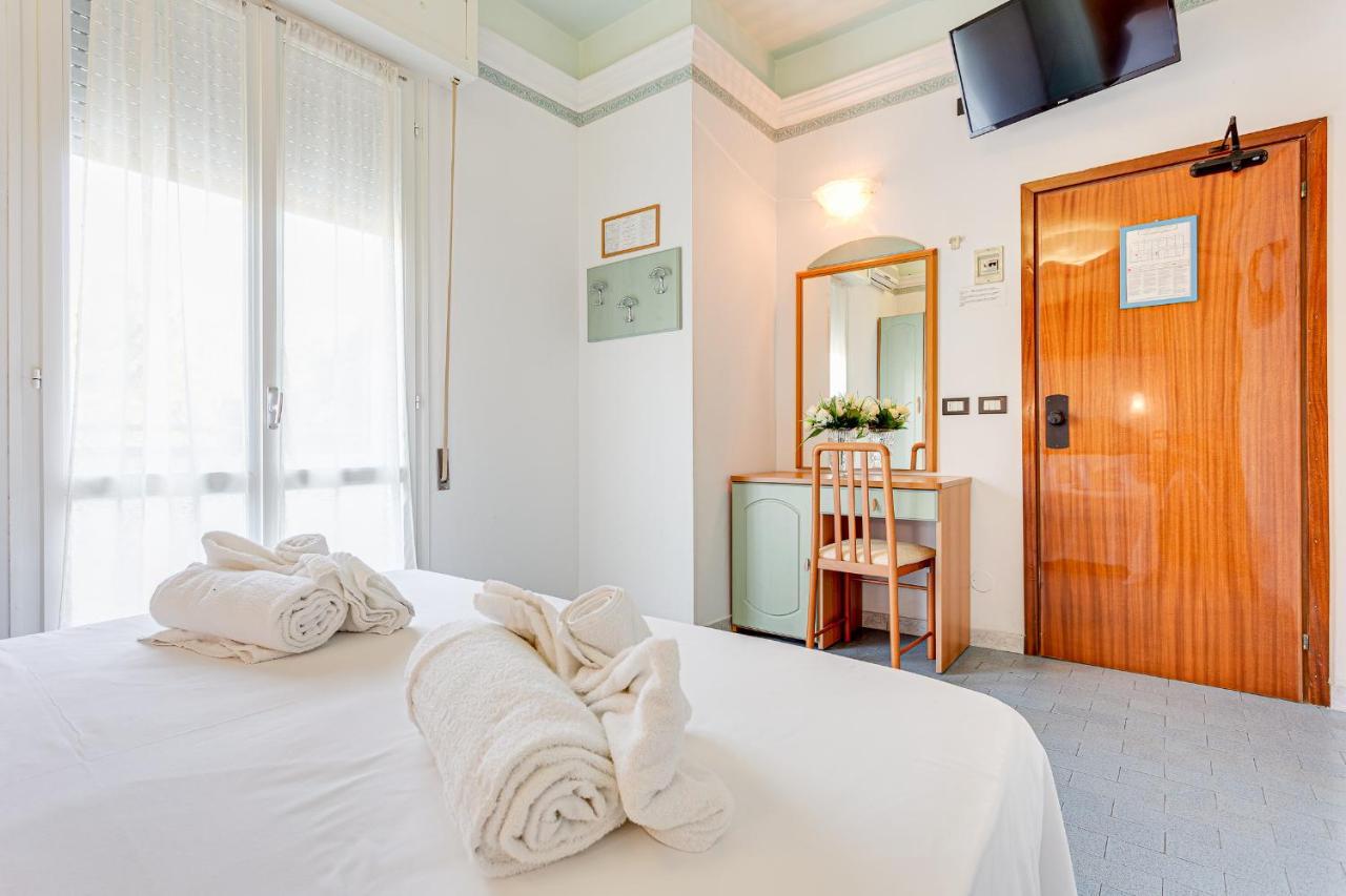 Hotel Augustus Gatteo a Mare Extérieur photo