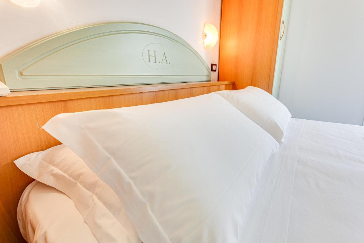 Hotel Augustus Gatteo a Mare Extérieur photo