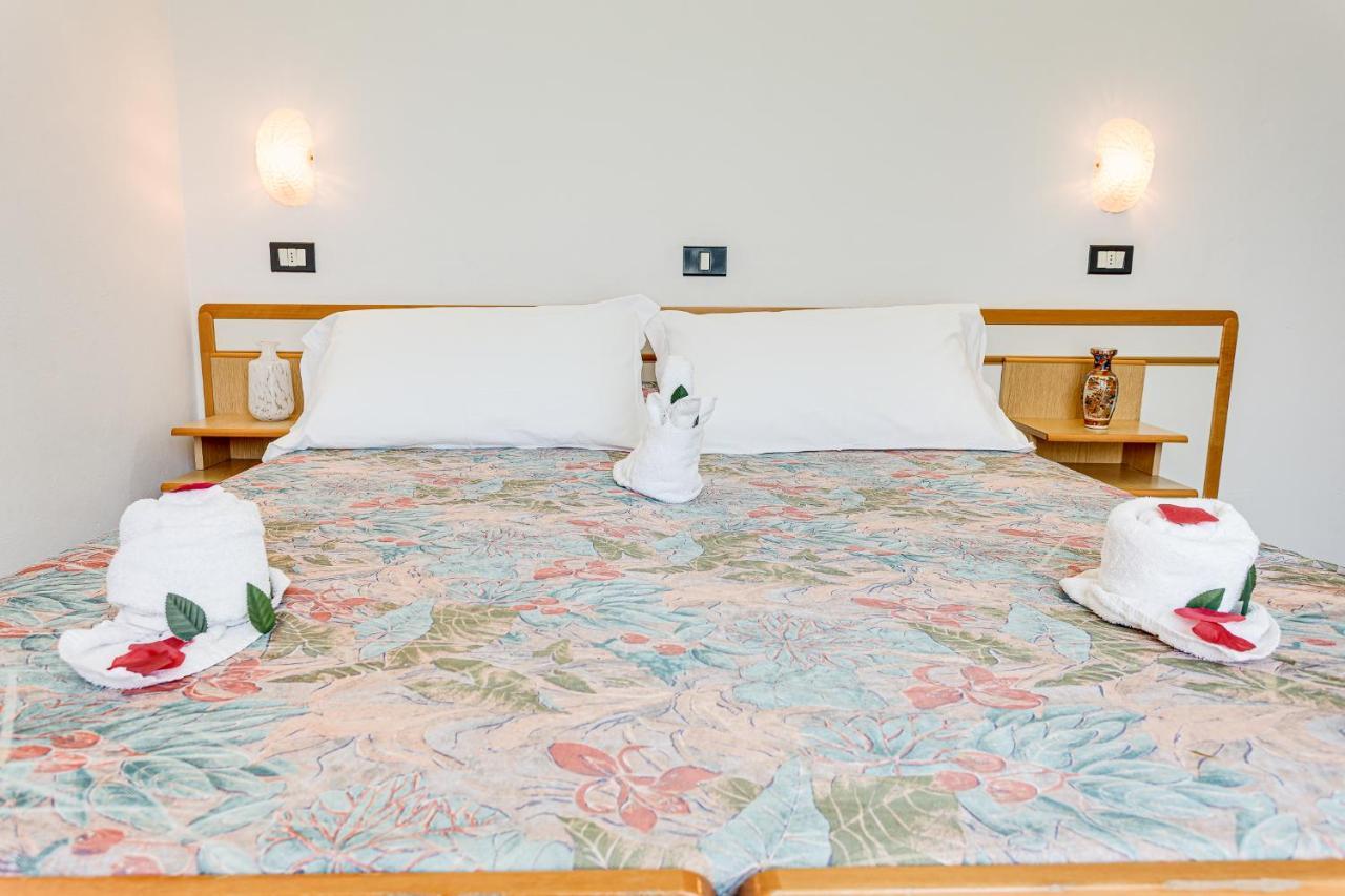 Hotel Augustus Gatteo a Mare Extérieur photo