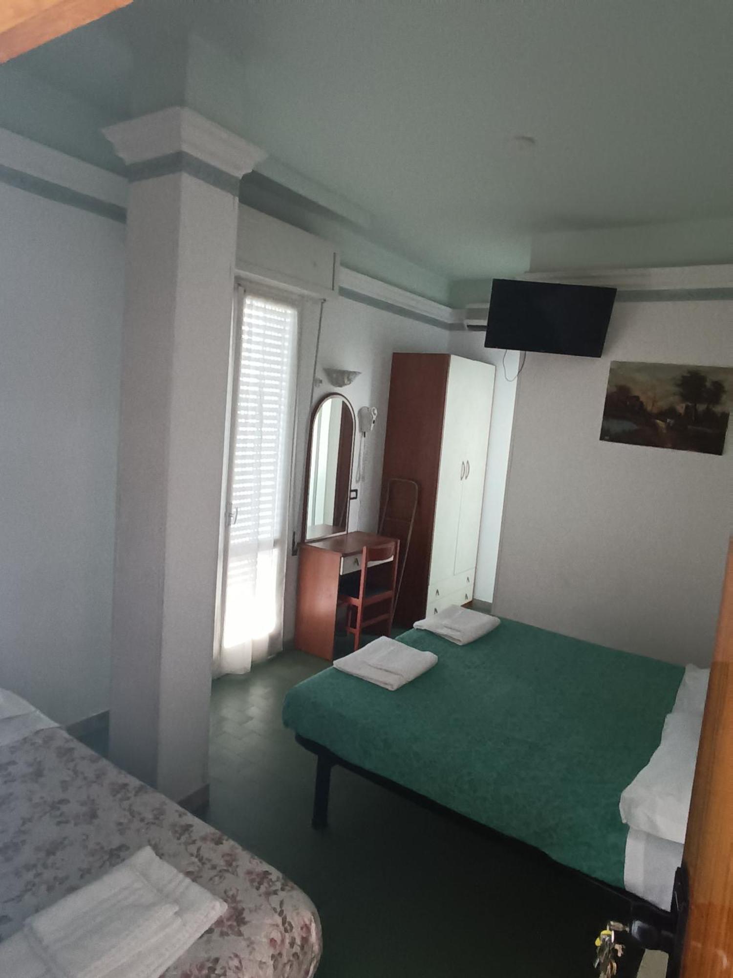 Hotel Augustus Gatteo a Mare Extérieur photo